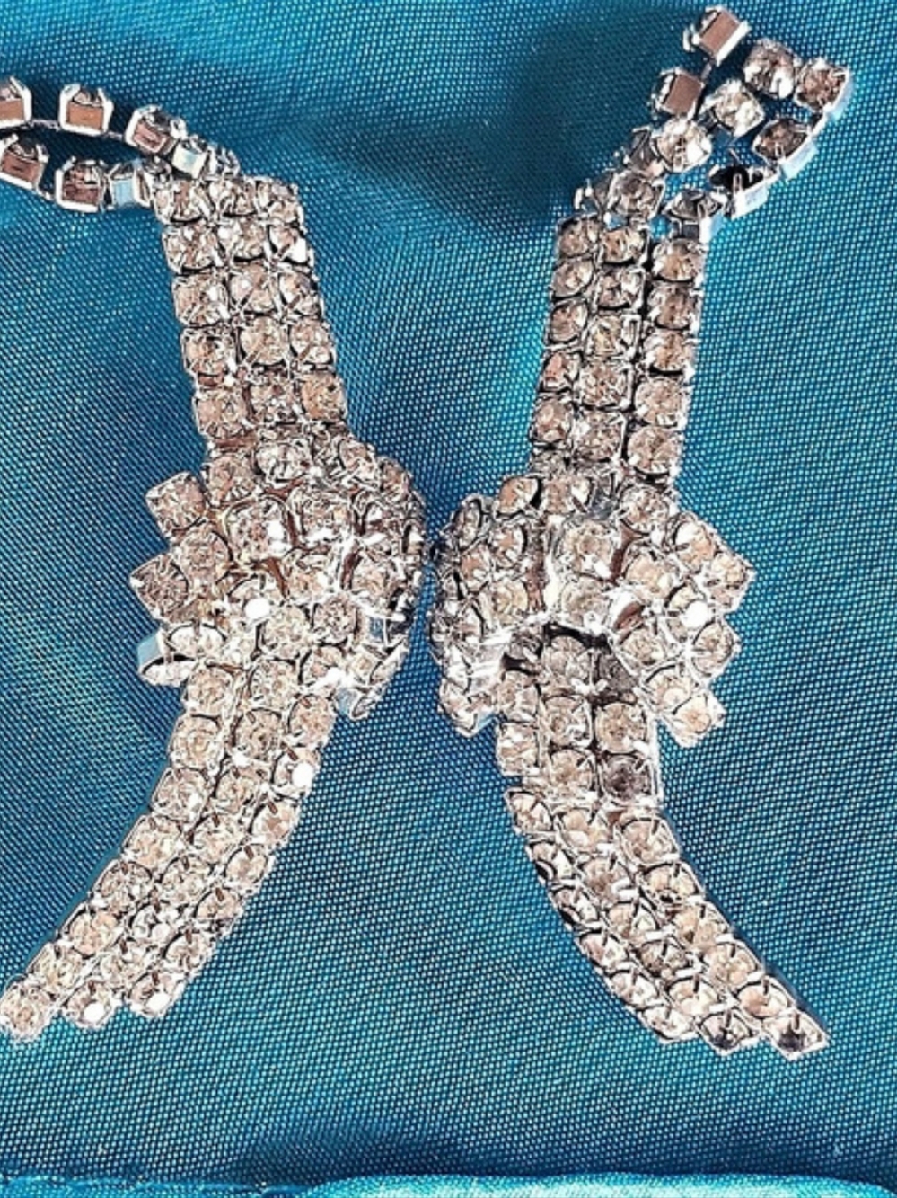 Vintage Rhinestone Statement Shoe Clips in Silver Like New